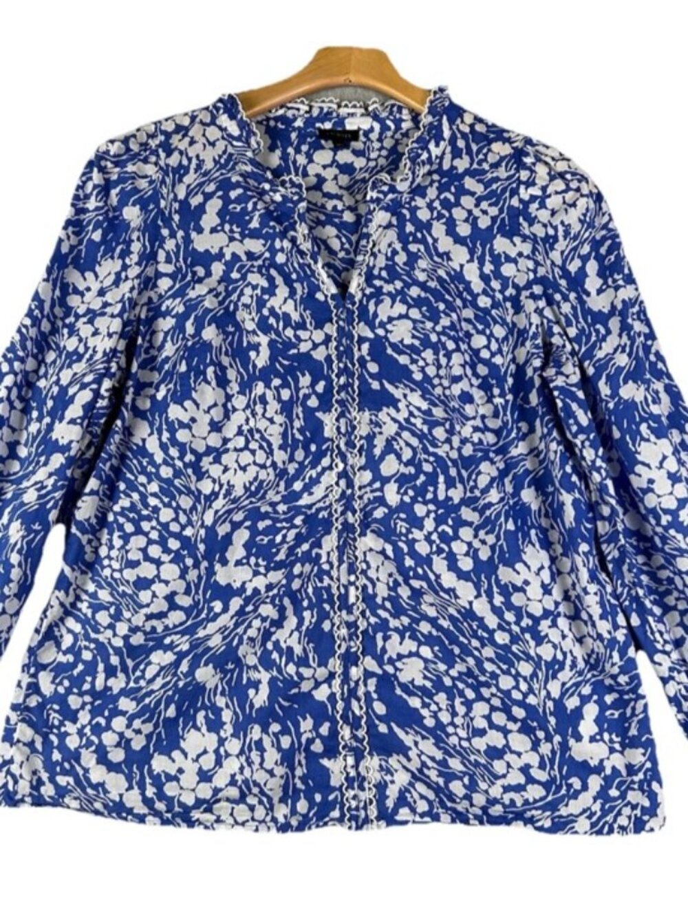 Talbots Women's Top M White Blue Vibrant Floral Ruffle Trim Popover Long Sleeve